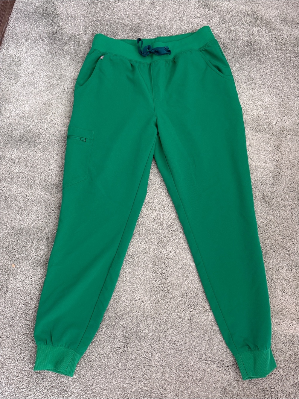 FIGS Zamora Jogger Bright Evergreen